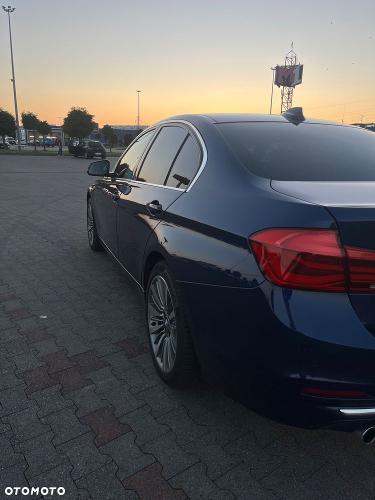 BMW Seria 3 320i xDrive Luxury Line - 9
