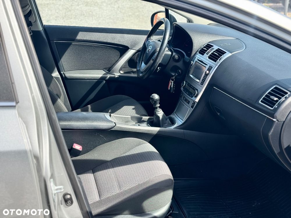 Toyota Avensis 1.8 Sol plus NAVI - 33