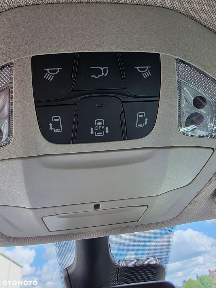 Chrysler Pacifica - 21