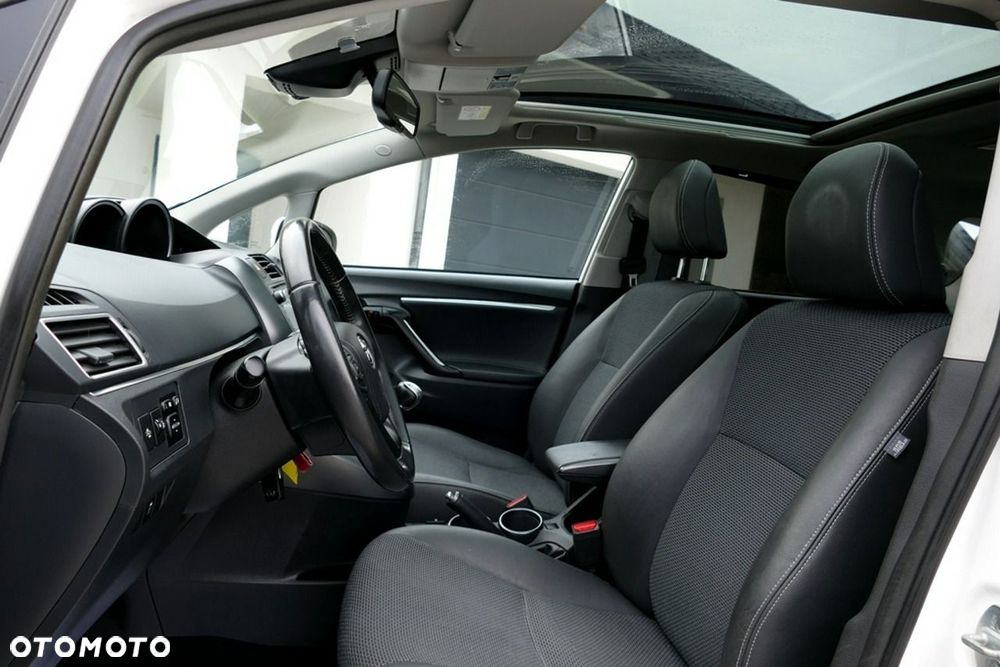 Toyota Verso 1.6 D-4D Premium - 24