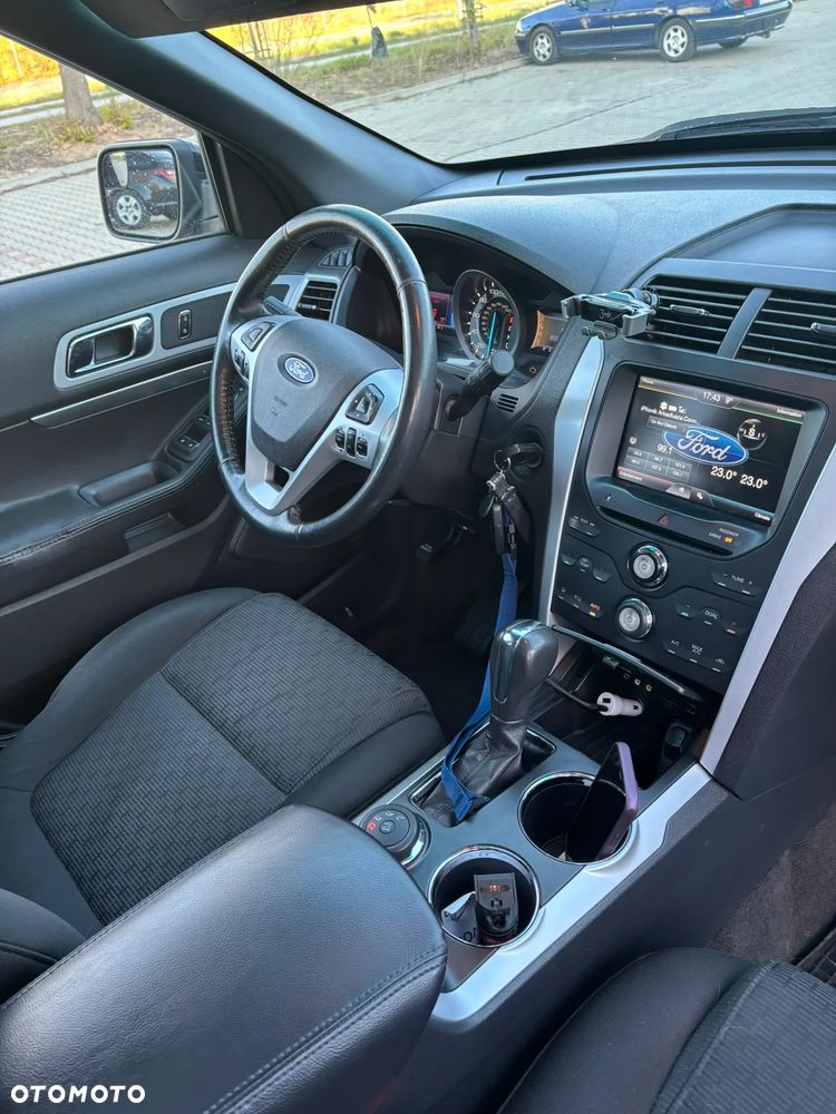 Ford Explorer - 4