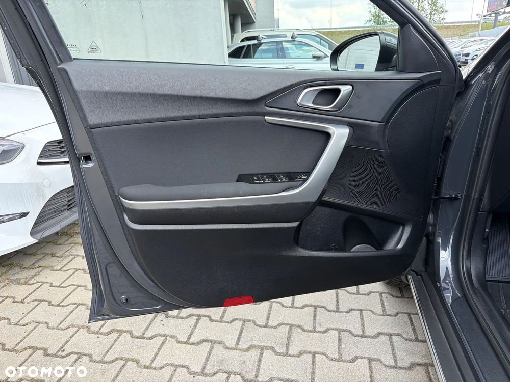 Kia XCeed 1.5 T-GDI M - 11