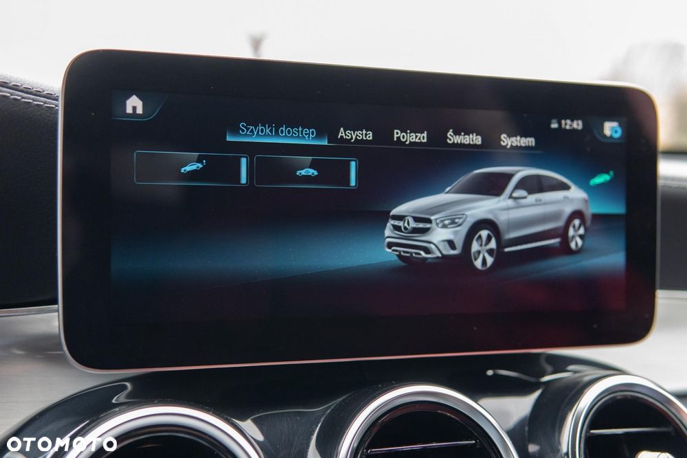 Mercedes-Benz GLC 300 4Matic 9G-TRONIC AMG Line - 32