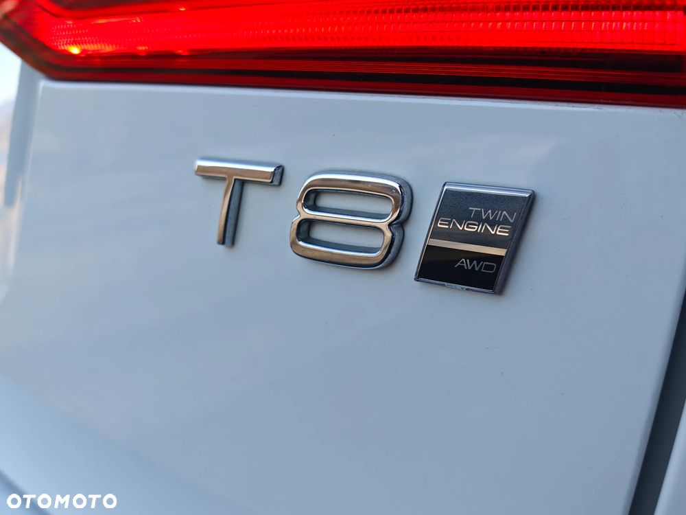 Volvo XC 60 T8 AWD Recharge Geartronic RDesign Expression - 25