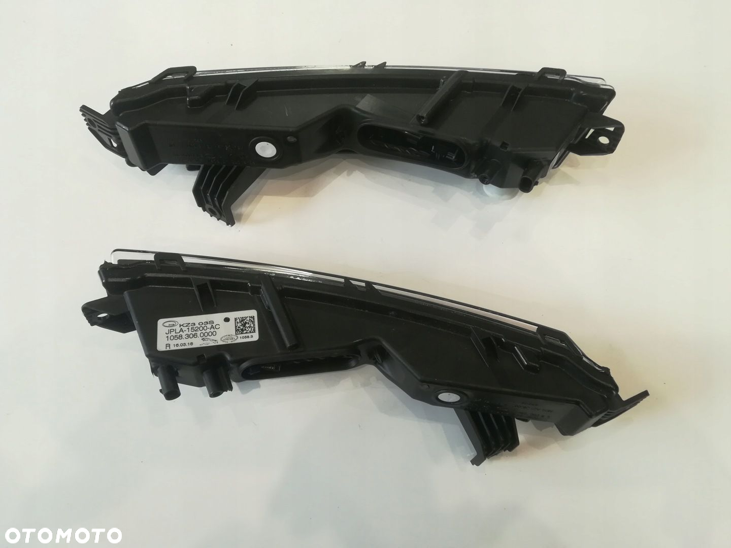 JAGUAR E PACE X540 HALOGEN LED DZIENNY NOWY ORG - 13