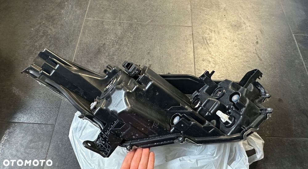 toyota yaris iv 4 19- lampa reflektor lewy przód soczewka koito k0-6 - 7