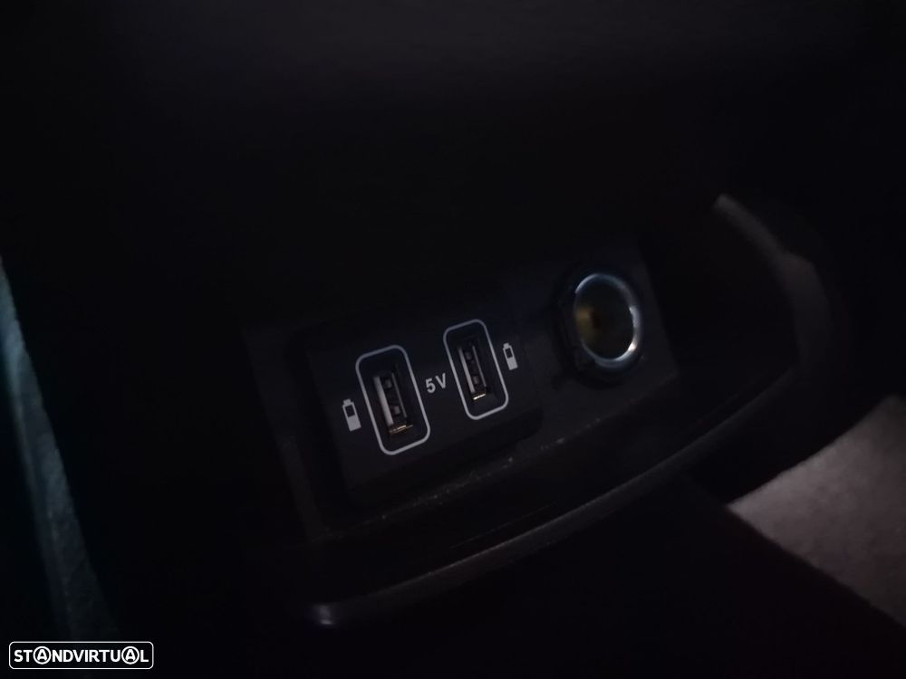 Mercedes-Benz E 220 d AMG Line - 23