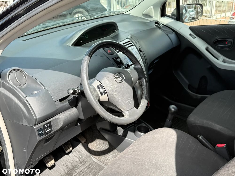 Toyota Yaris 1.0 VVT-i Sol - 12