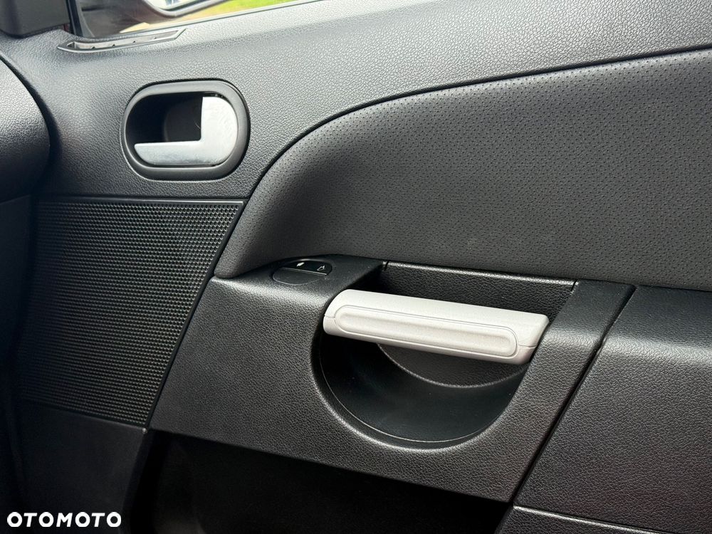 Ford Fiesta 2.0 ST - 12