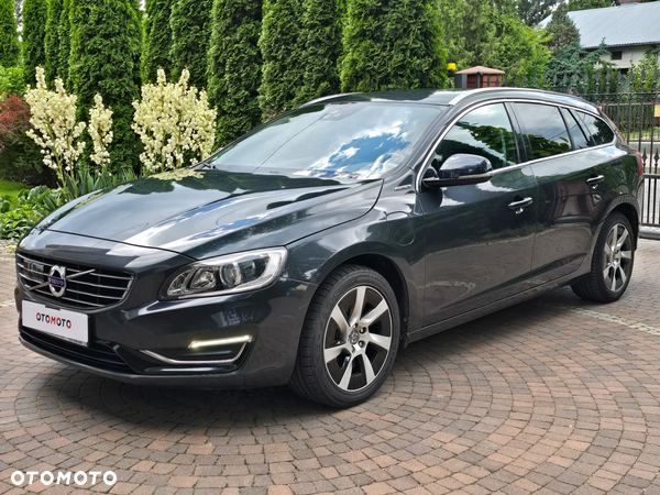 Volvo V60 D6 AWD Plug-in Hybrid Summum