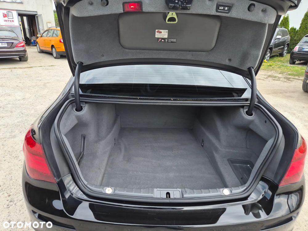 BMW Seria 7 740i - 29