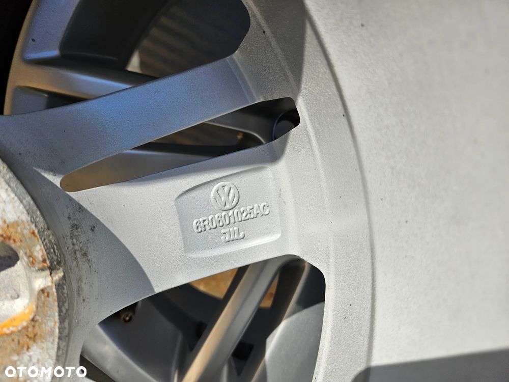 vw polo V koła felgi aluminiowe 15 6R0601025AC - 18
