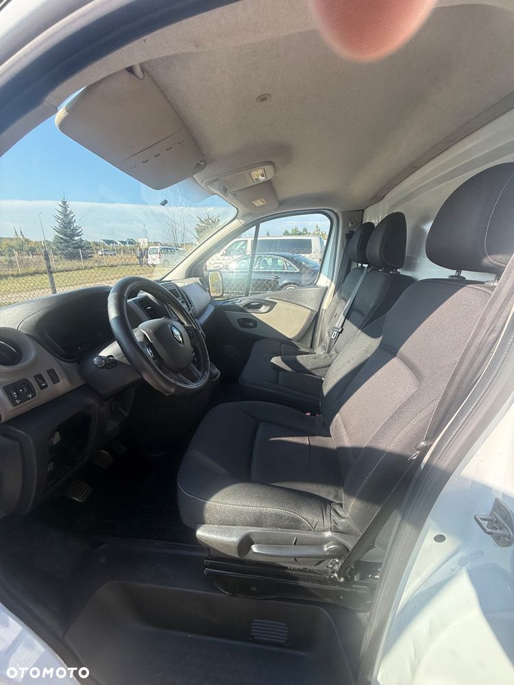 Renault Trafic - 16