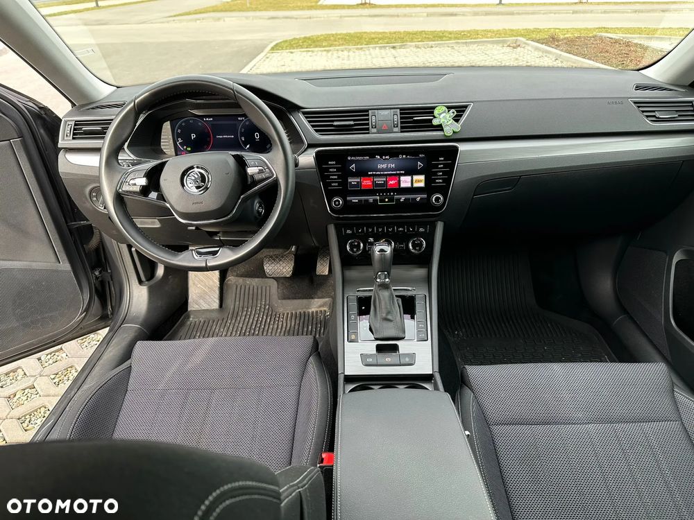 Skoda Superb 2.0 TDI SCR Style DSG - 4