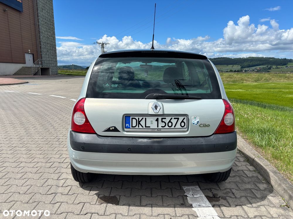 Renault Clio 1.2 16V Emotion - 4