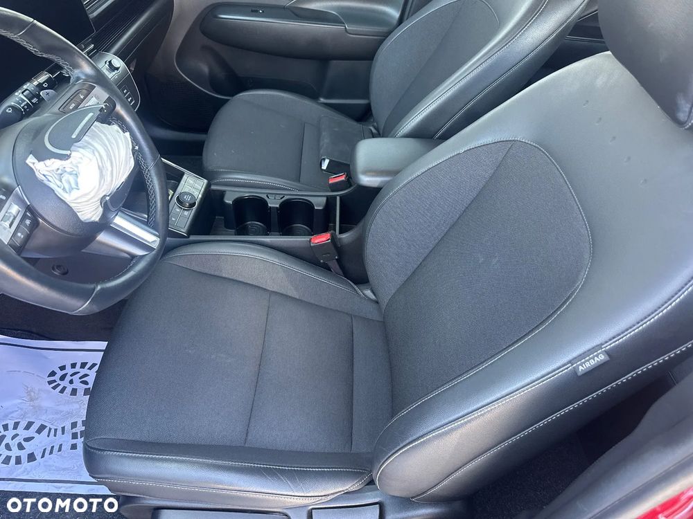 Hyundai Kona - 32