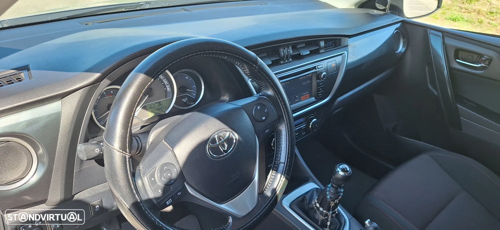 Toyota Auris Touring Sports 1.4 D-4D C.+P.Sport+TSS - 6