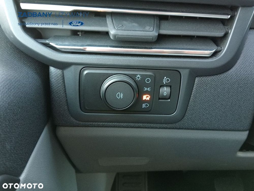 Ford Tourneo Custom - 13