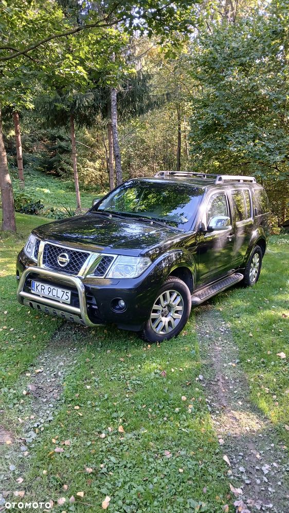 Nissan Pathfinder 2.5 D LE - 1