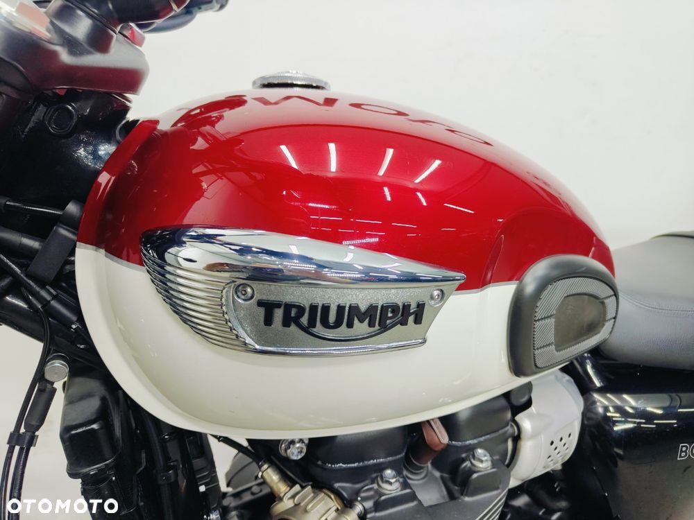 Triumph Bonneville - 21