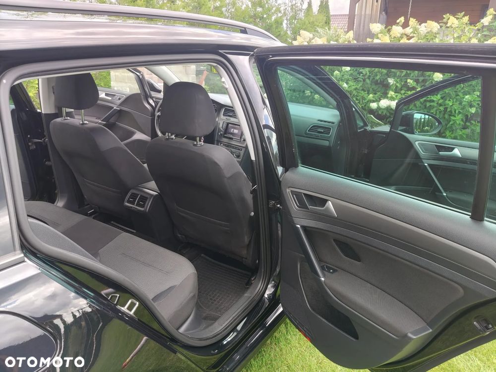 Volkswagen Golf - 21