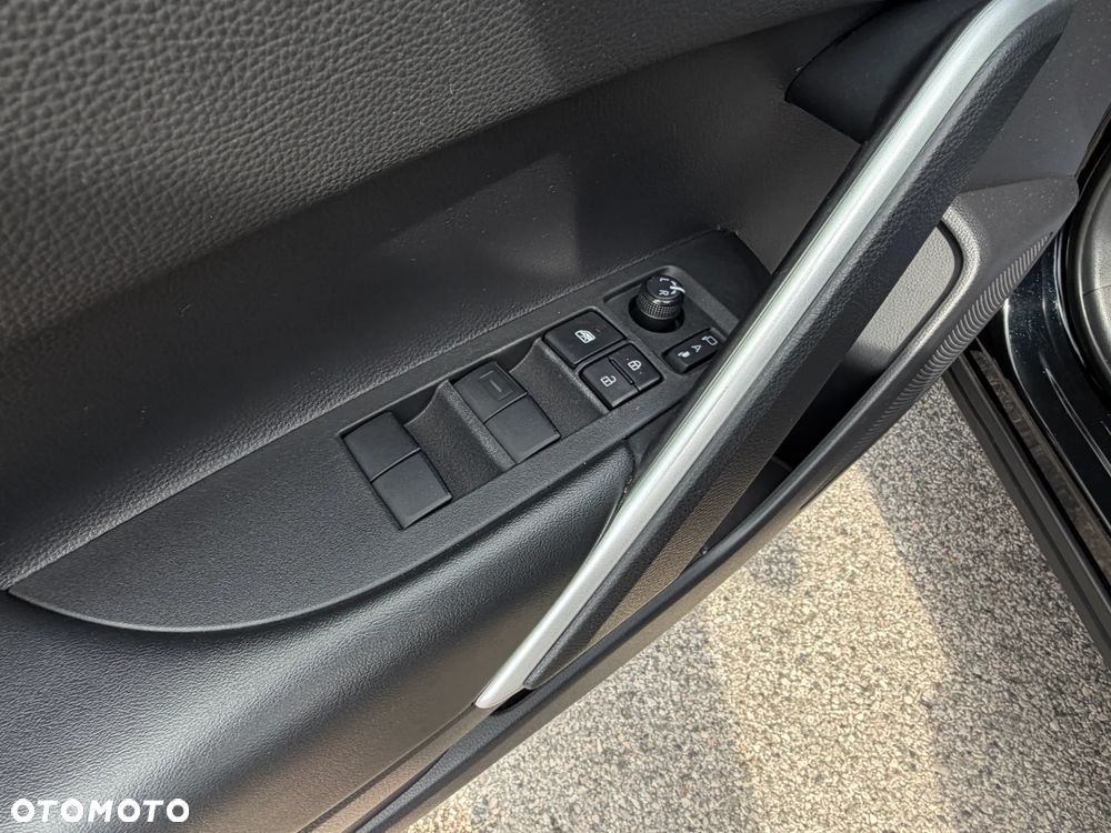 Toyota Corolla Cross 2.0 Hybrid Comfort - 32