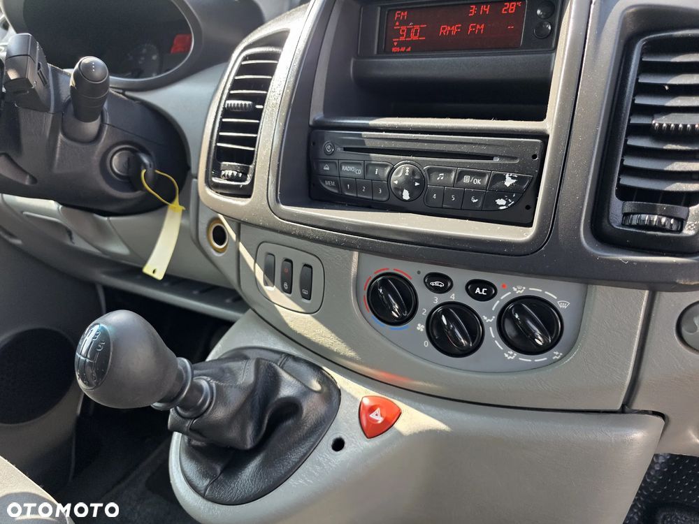 Opel Vivaro L1H1 DPF Tour - 11