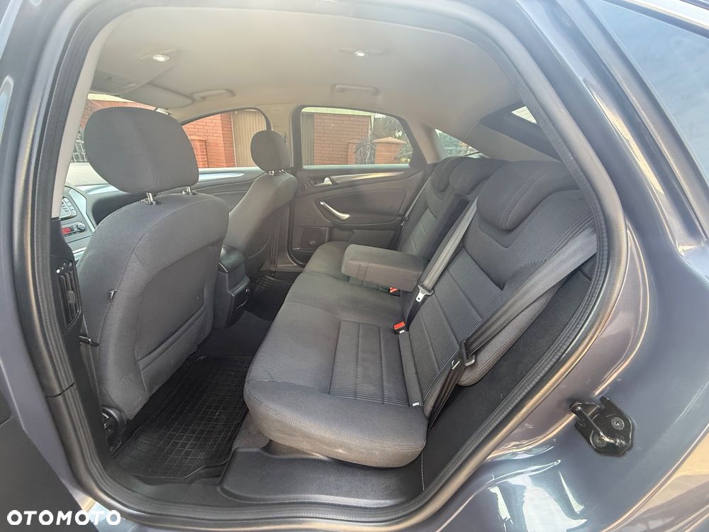 Ford Mondeo 2.0 TDCi Ghia - 15