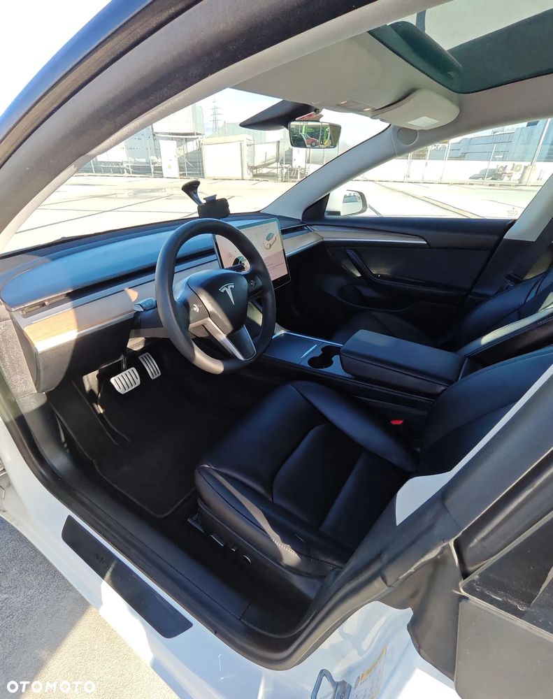 Tesla Model 3 - 19