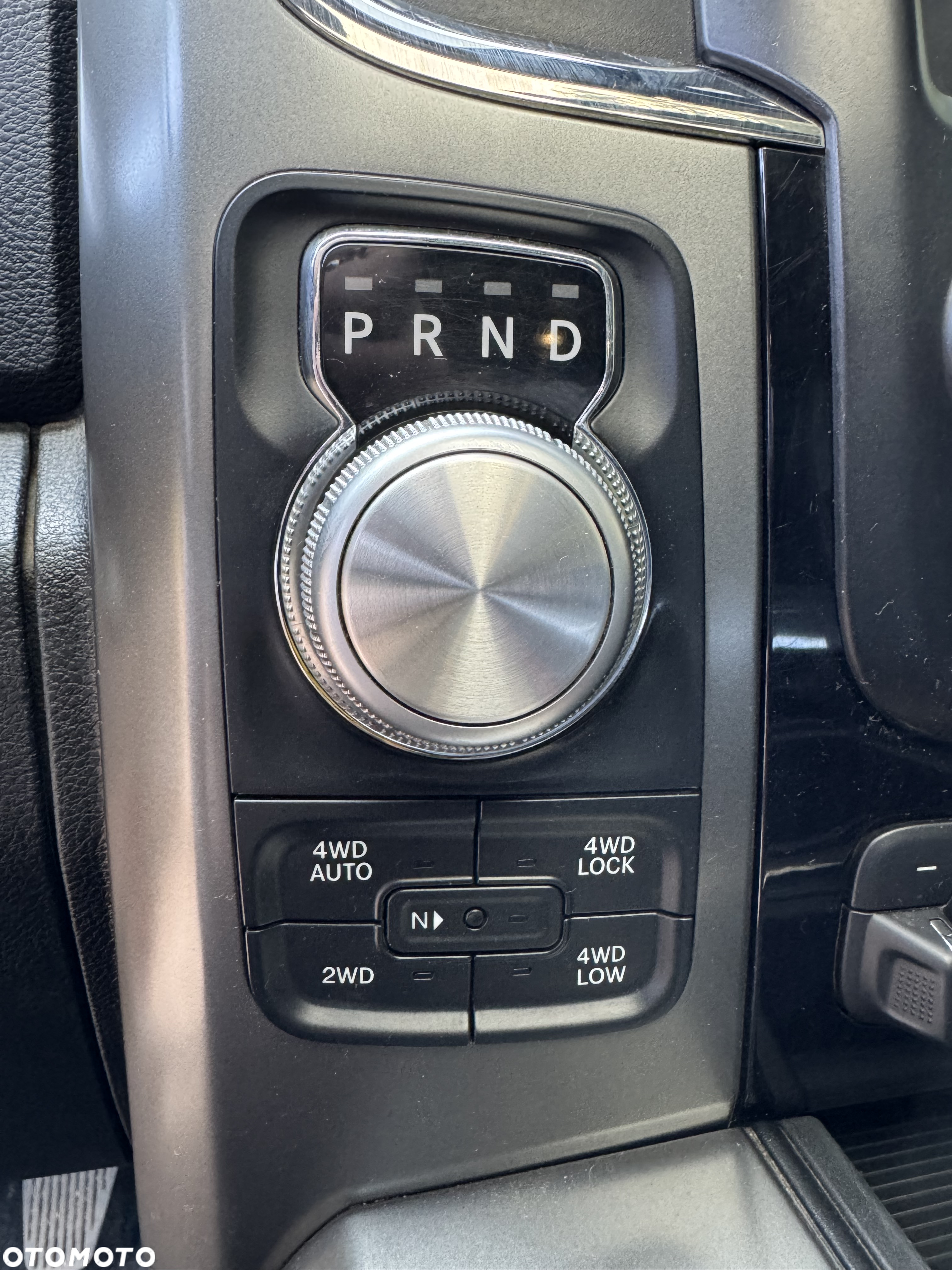Dodge RAM 1500 5.7 4x4 - 23
