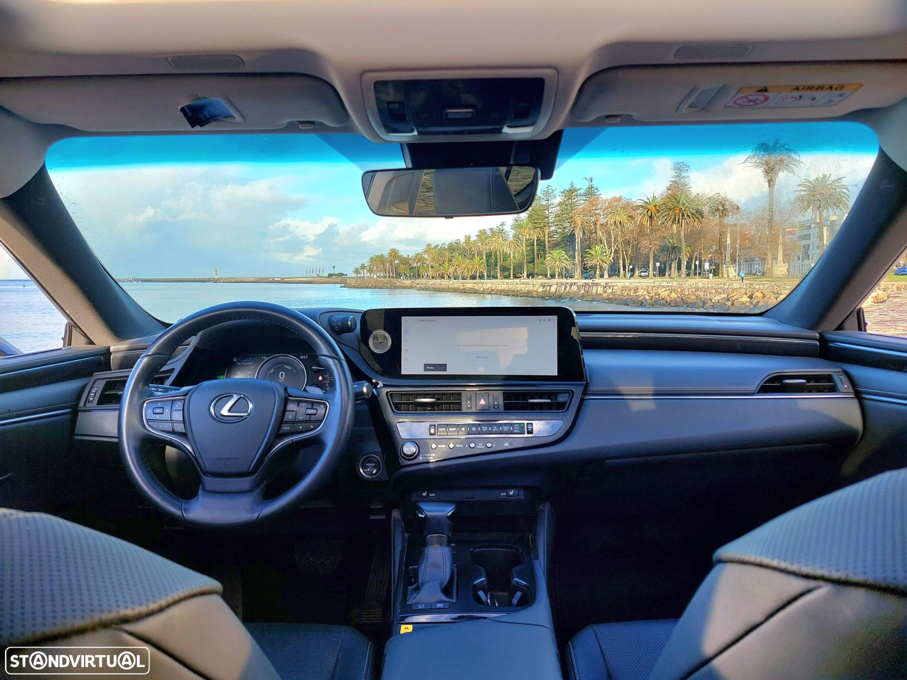 Lexus es-300h Sport - 13