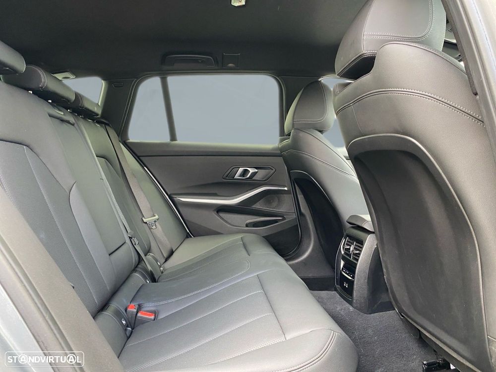 BMW 330 e Pack Desportivo M Auto - 20