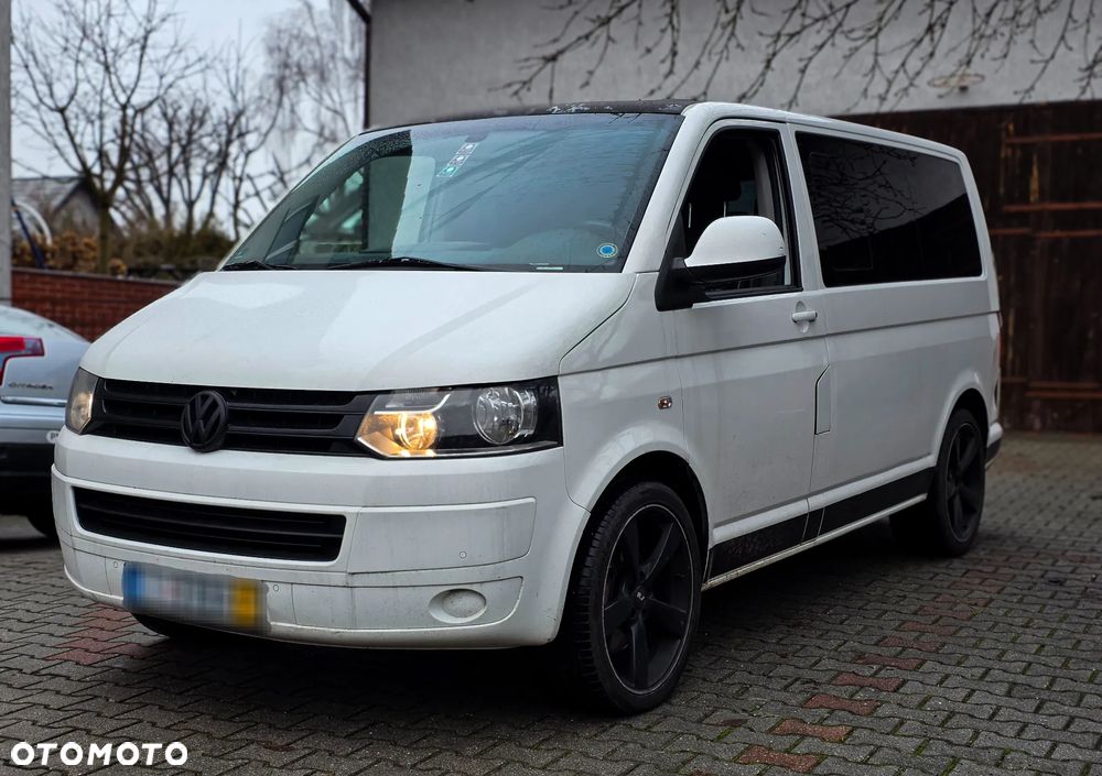 Volkswagen Multivan - 1