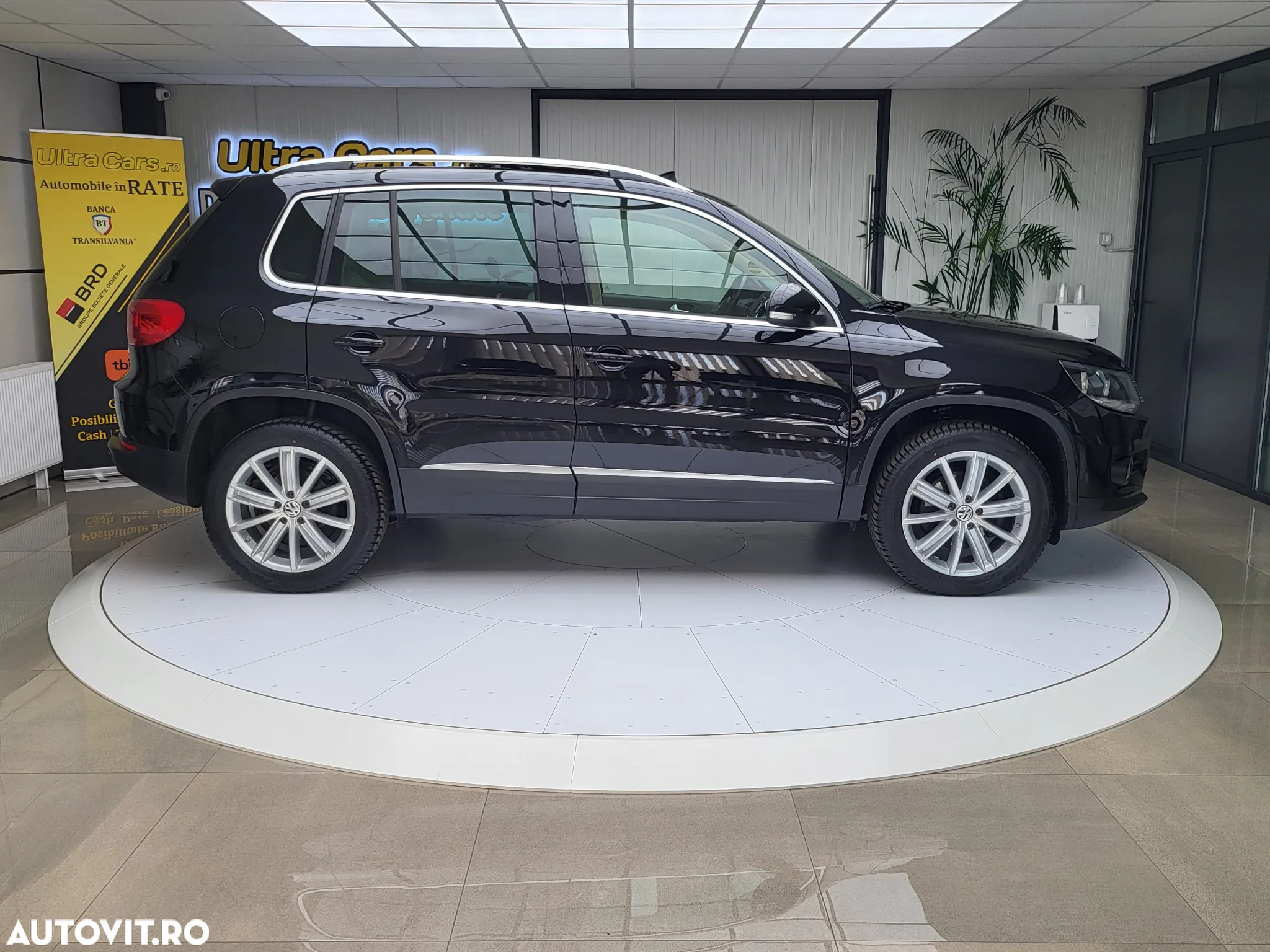 Volkswagen Tiguan 2.0 TDI 4Motion Track & Field - 6