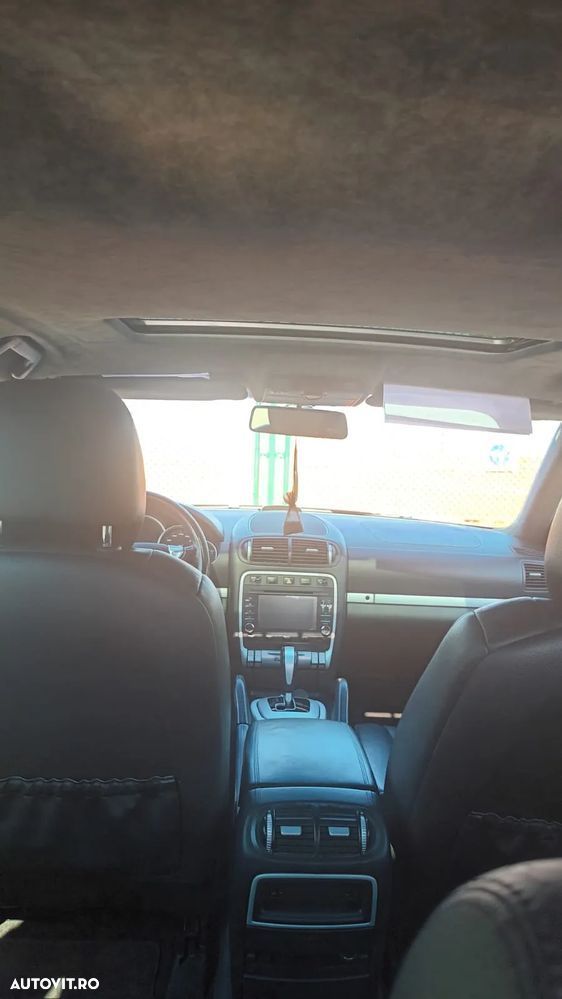 Porsche Cayenne Turbo S Aut - 23