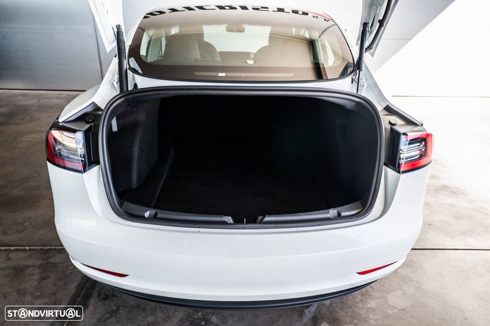 Tesla Model 3 - 11
