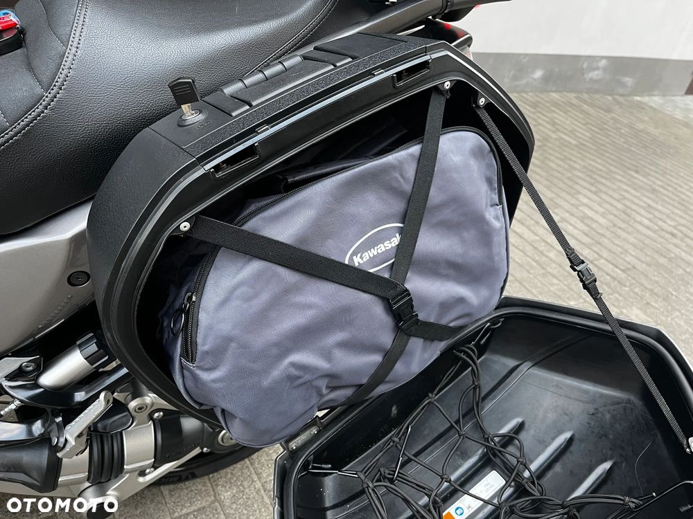 Kawasaki GTR - 17