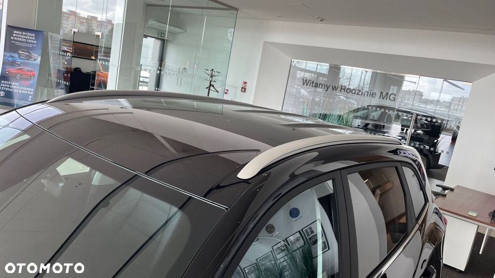 MG ZS Hybrid+ - 10