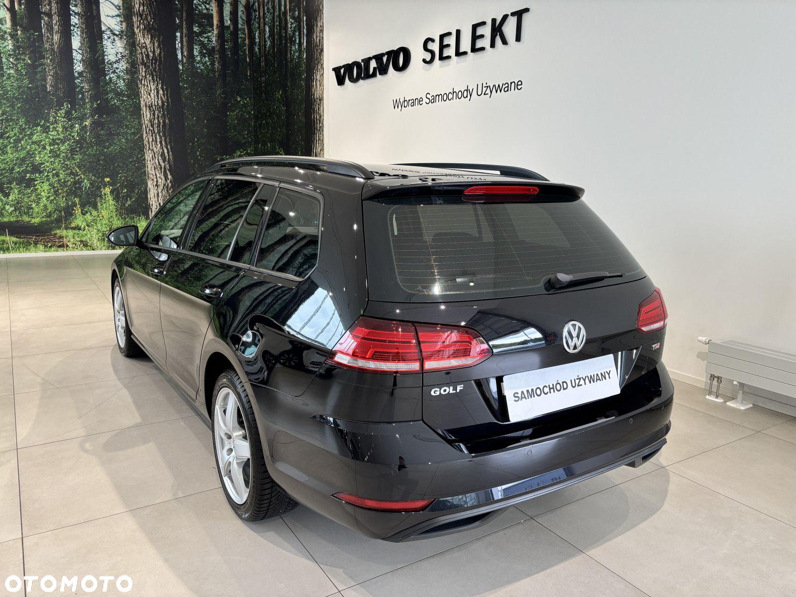 Volkswagen Golf - 6