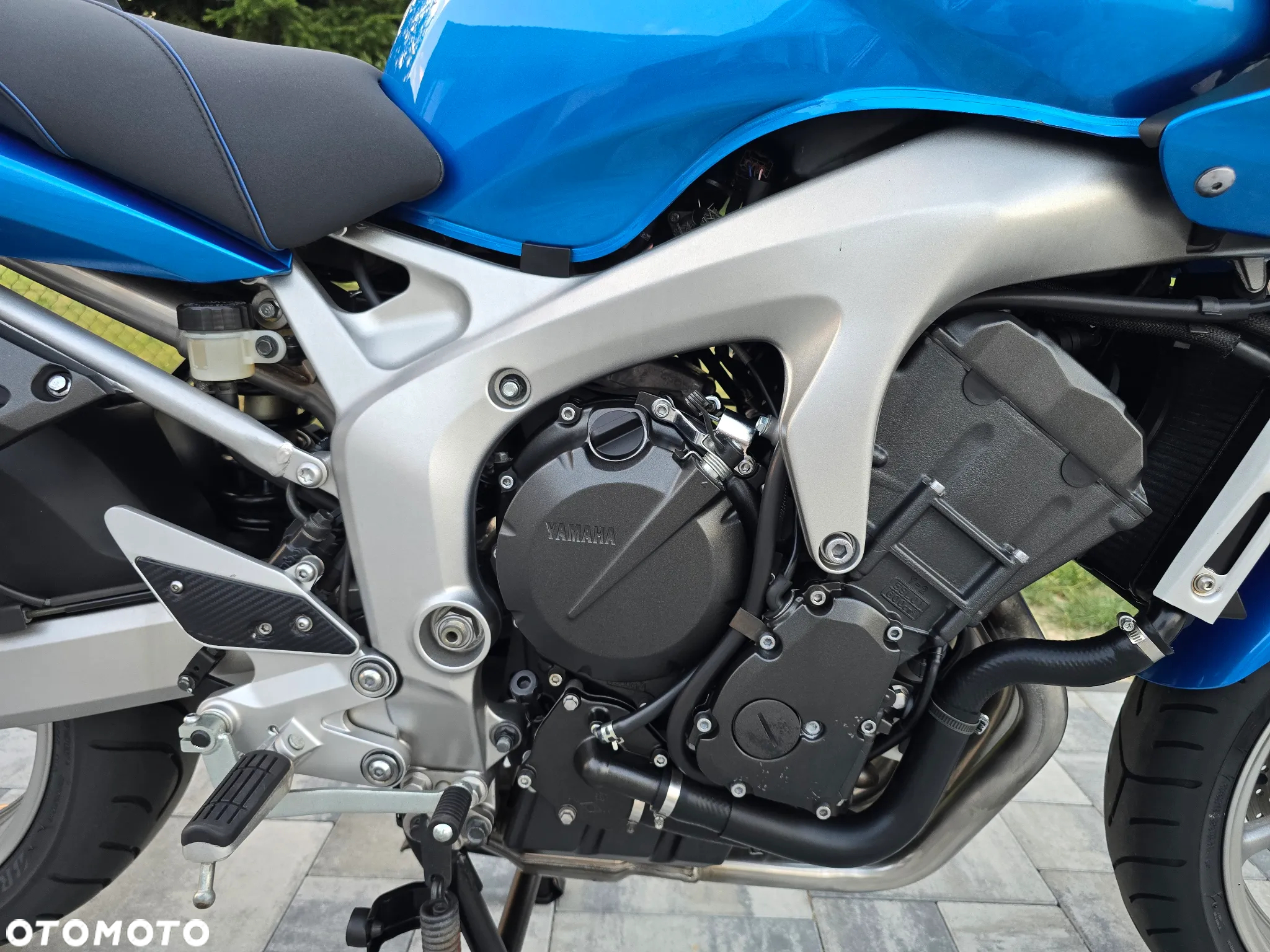 Yamaha FZ6 - 16