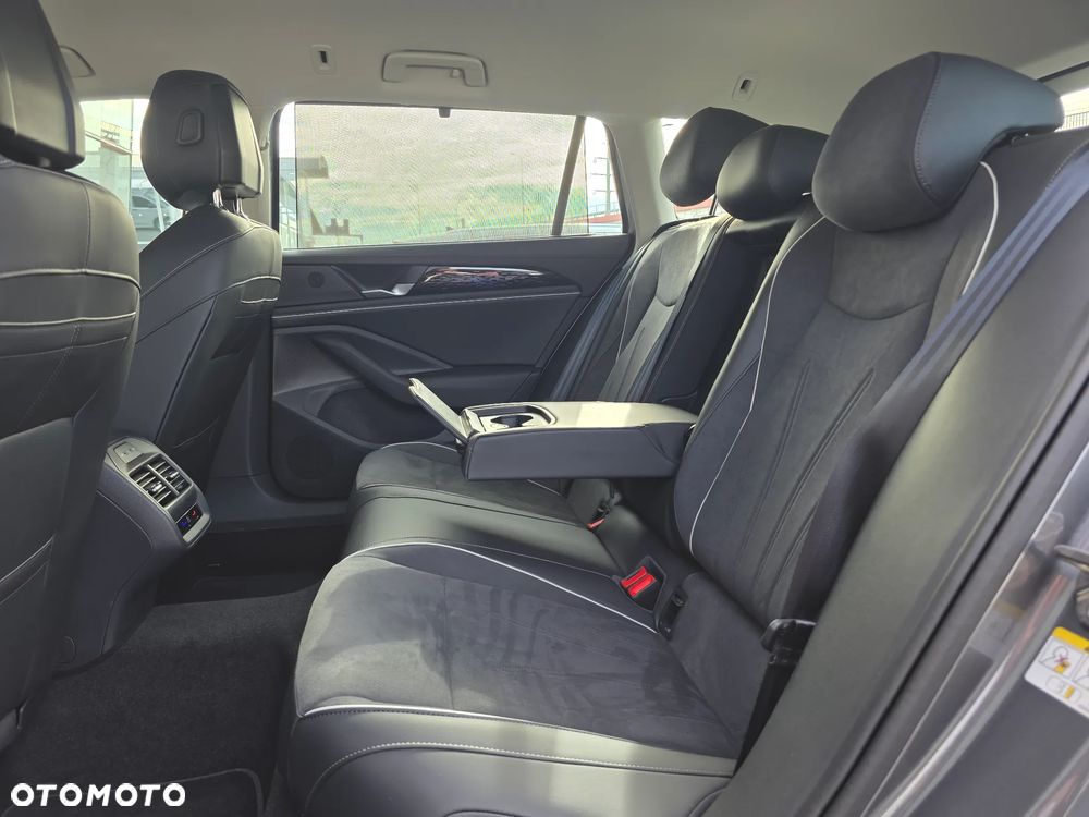 Volkswagen Passat - 17