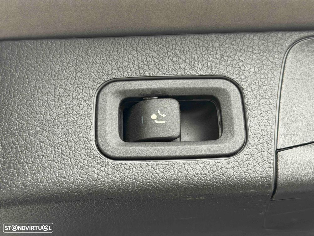 Mercedes-Benz GLB 200 d Progressive - 28