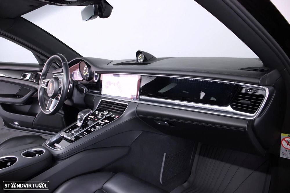 Porsche Panamera 4 E-Hybrid - 12