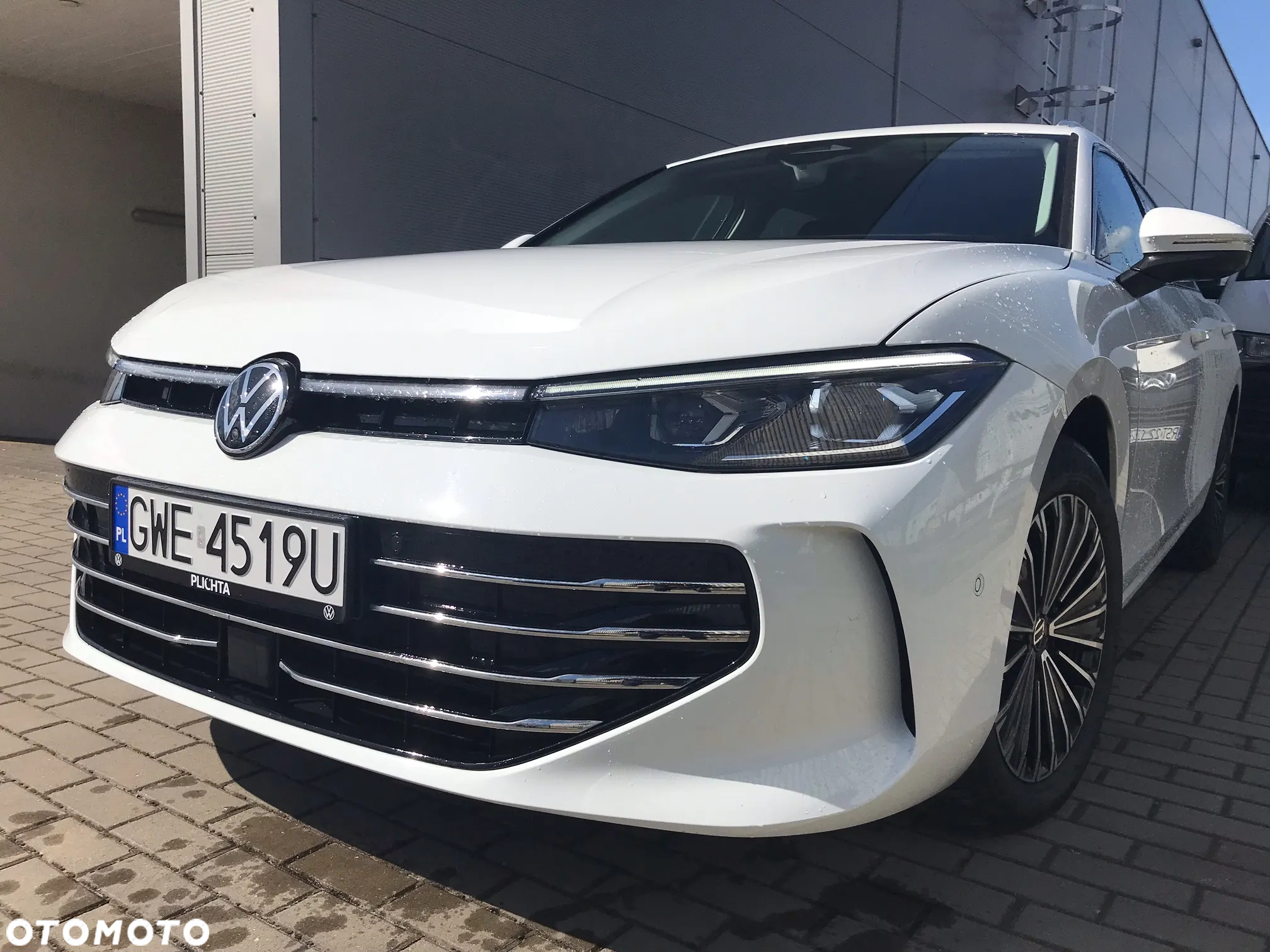 Volkswagen Passat - 4