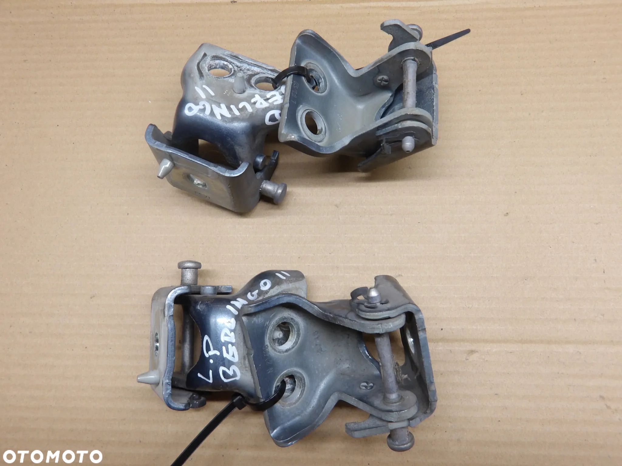 CITROEN BERLINGO II LIFT 12-18 1.6B ZAWIAS DRZWI PRAWY LEWY PRZÓD - 1
