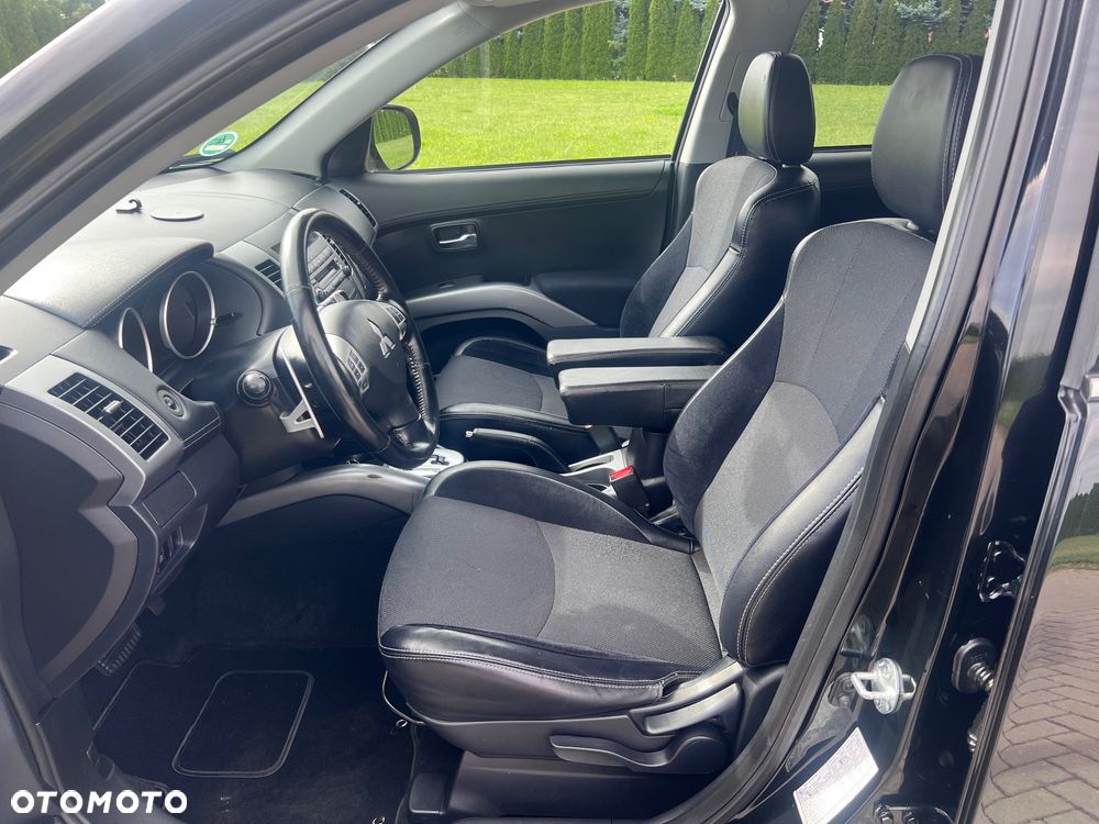 Mitsubishi Outlander 2.0 2WD CVT Invite - 17