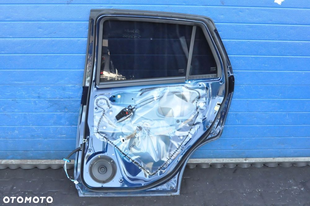 SUZUKI S-CROSS DRZWI PRAWY TYŁ TYLNE 23R - 10