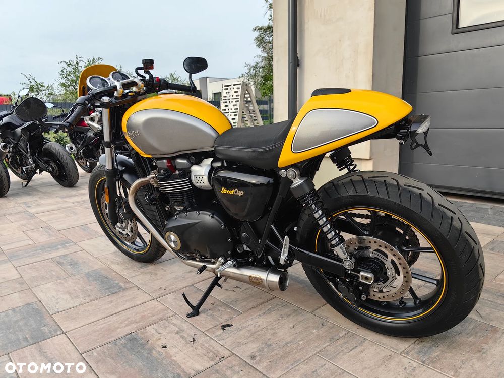 Triumph Bonneville - 3