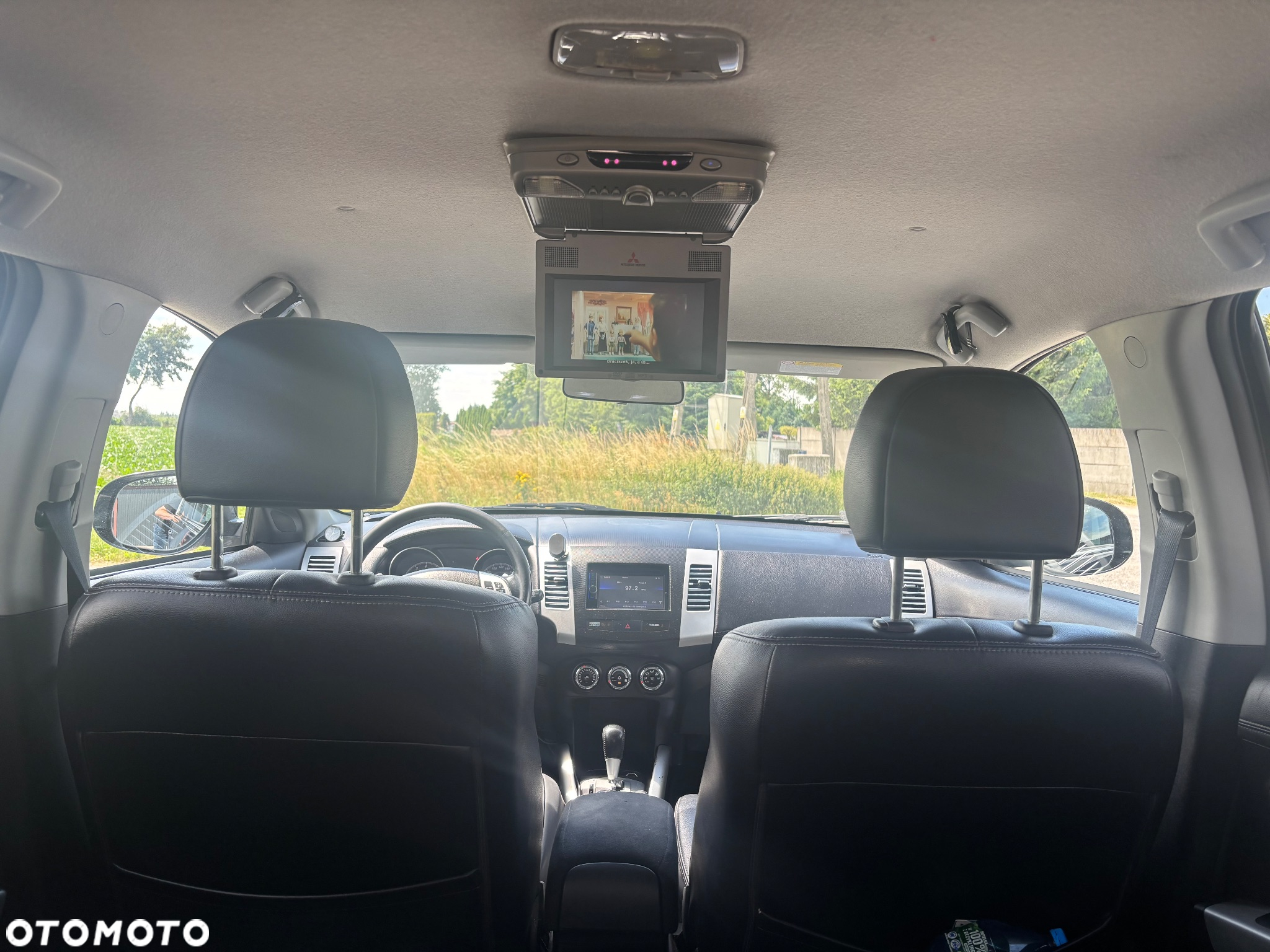 Mitsubishi Outlander - 12