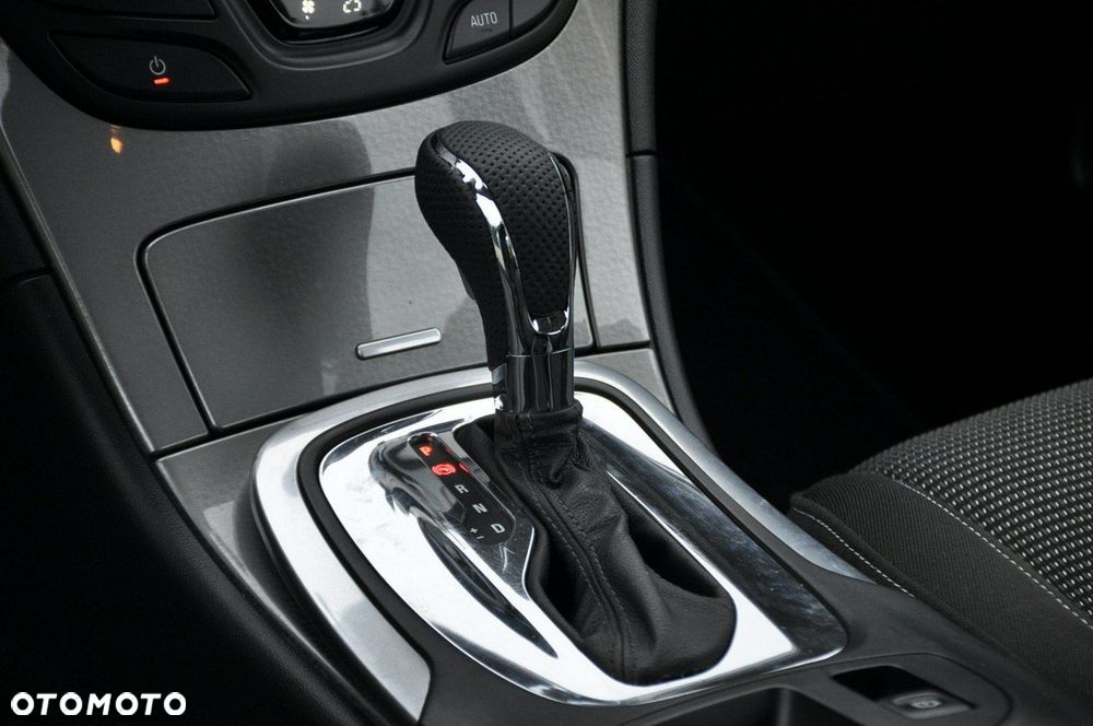 Opel Insignia - 35